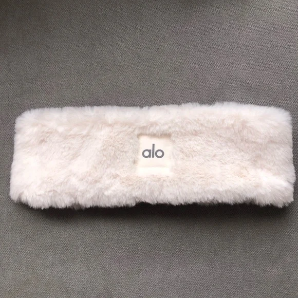 Alo Yoga Faux Fur Ear Warmers Ivory - Picture 3 of 7